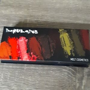 Impulsive eyeshadow pallete